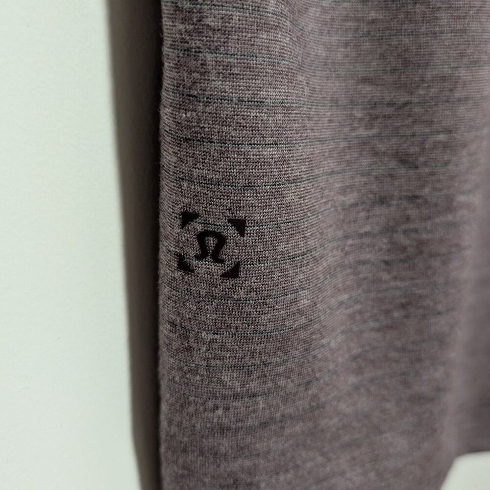 Men's Lululemon Short Sleeve Collared Polo Shirt - Picture 5 of 5